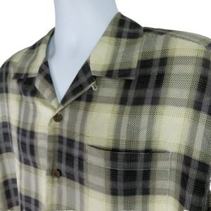 Tommy Bahama Hawaiian Aloha Shirt Large Textured Black Cream Gray Plaid Silk